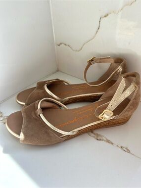 Gaimo Spain Suede & Metallic Gold Espadrille Sandals 6.5
